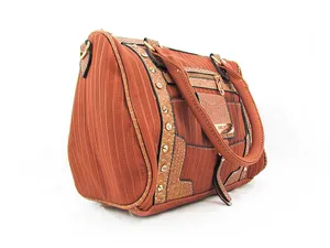 Cartera Zhichen con Escamas